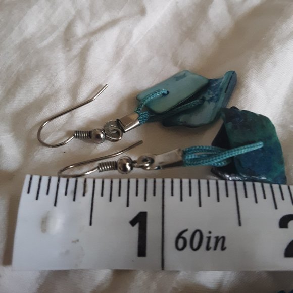 Dyed Blue Shell Necklace and Earrings - Picture 6 of 9